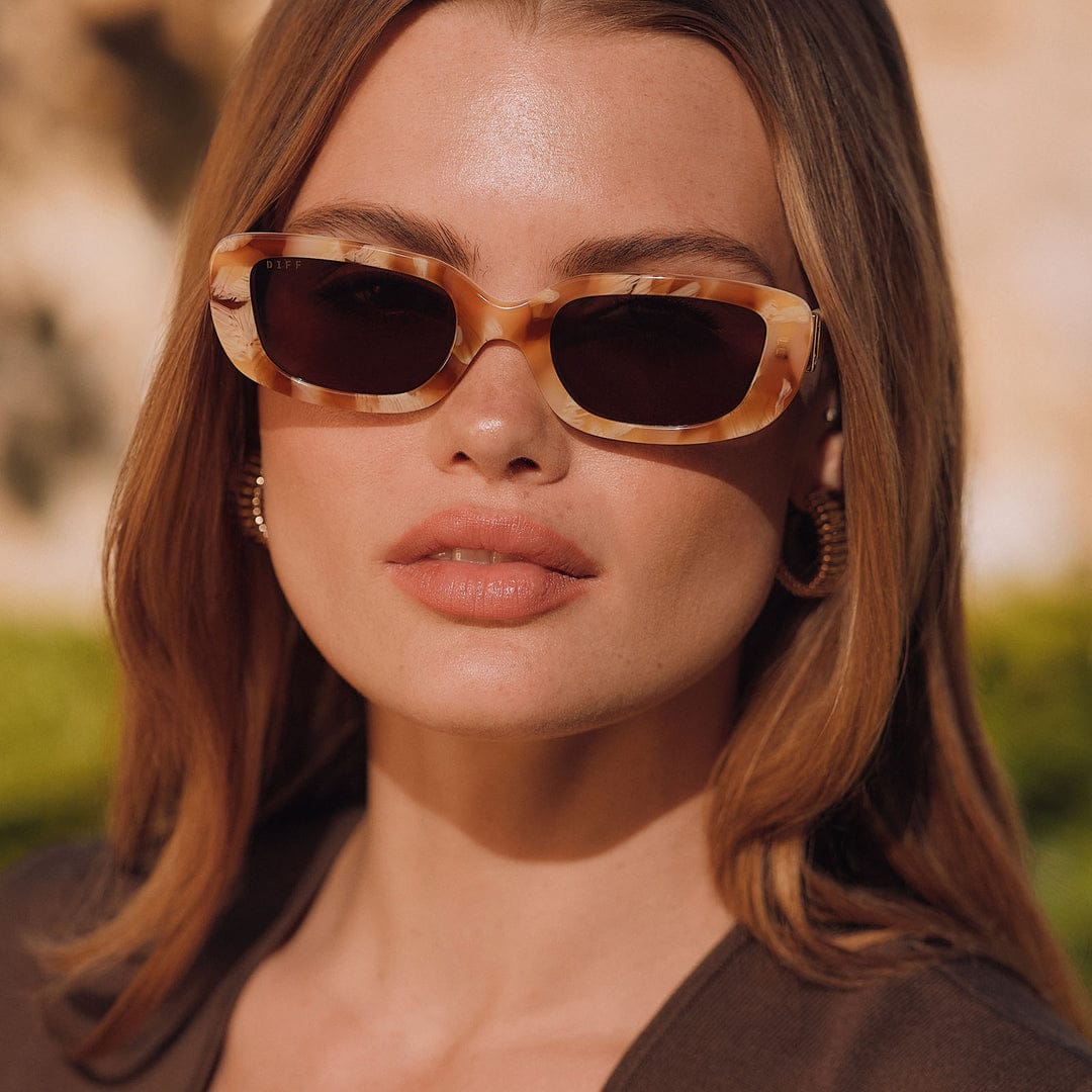 Daphne by DIFF Polarized Sunglasses in Honey Tortoise Lifestyle View